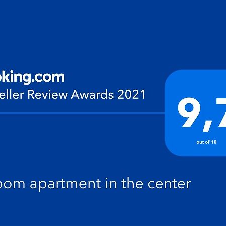1-Room Apartment In The Center Zaporizhia Ngoại thất bức ảnh